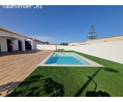 CHALET PAREADO DE ESTILO MODERNO CON PISCINA PRIVADA -ZONA LOS BALCONES, TORREVIEJA -