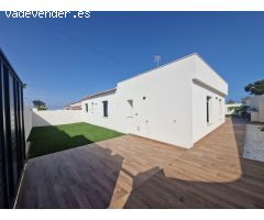 CHALET PAREADO DE ESTILO MODERNO CON PISCINA PRIVADA -ZONA LOS BALCONES, TORREVIEJA -