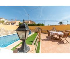 Chalet de 5 dormitorios y piscina privada en La Florida