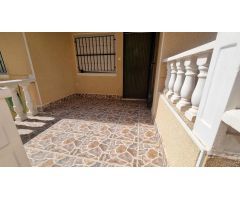 BUNGALOW EN PLANTA BAJA CON PISCINA COMUNITARIA Y A 250 M. DEL MAR -ZONA LA MATA-