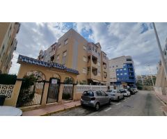 BUNGALOW EN PLANTA BAJA CON PISCINA COMUNITARIA Y A 250 M. DEL MAR -ZONA LA MATA-
