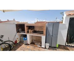 BUNGALOW EN PLANTA BAJA CON SOLÁRIUM PRIVADO Y PISCINA COMUNITARIA -ZONA TORREVIEJA -
