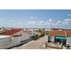 BUNGALOW EN PLANTA BAJA CON SOLÁRIUM PRIVADO Y PISCINA COMUNITARIA -ZONA TORREVIEJA -