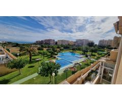BUNGALOW DE 3 DORMITORIOS CON SOLÁRIUM PRIVADO Y PISCINA COMUNITARIA - ZONA PUEBLO MARINO, TORREVIEJ