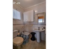 BUNGALOW DE 3 DORMITORIOS CON SOLÁRIUM PRIVADO Y PISCINA COMUNITARIA - ZONA PUEBLO MARINO, TORREVIEJ