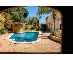 Villa en Venta en Los Urrutias, Murcia