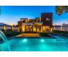 IMPRESIONANTE VILLA DE LUJO EN TORRETA FLORIDA