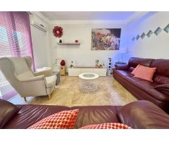 Amplio apartamento 3 dormitorios renovado a 250 metros del mar, Torrevieja.