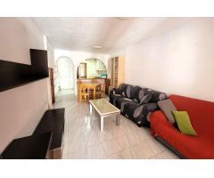 Casa adosada (66 m²) para reformar. ¡Ubicación céntrica, gran piscina, y a 900 m de Playa del Cura!