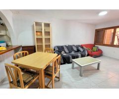 Casa adosada (66 m²) para reformar. ¡Ubicación céntrica, gran piscina, y a 900 m de Playa del Cura!
