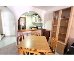 Casa adosada (66 m²) para reformar. ¡Ubicación céntrica, gran piscina, y a 900 m de Playa del Cura!