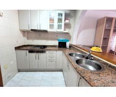 Casa adosada (66 m²) para reformar. ¡Ubicación céntrica, gran piscina, y a 900 m de Playa del Cura!