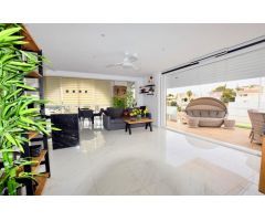 Exclusiva villa independiente con múltiples espacios privados en Blue Lagoon, Villamartín