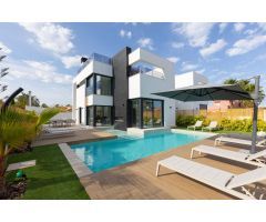 Vivienda de lujo con domótica y piscina privada en Torrevieja – Lista para entrar a vivir