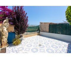 Acogedor  bungalow primera planta en Punta Prima, a Pocos Minutos de la Playa
