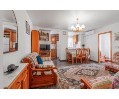 Apartamento céntrico con 3 dormitorios, 2 baños y terraza — ¡a solo 750 m de la playa!