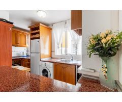 Apartamento céntrico con 3 dormitorios, 2 baños y terraza — ¡a solo 750 m de la playa!