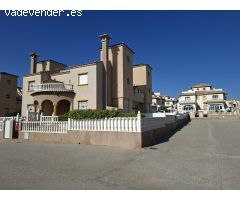 BONITO PAREADO EN LOMAS DE CABO ROIG