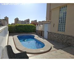 BONITO PAREADO EN LOMAS DE CABO ROIG