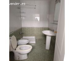 Vivienda en venta con local comercial incluido