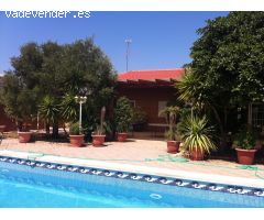Chalet Independiente en Playa Honda – Jardín, Piscina Privada y Excelente Conectividad