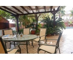 Chalet Independiente en Playa Honda – Jardín, Piscina Privada y Excelente Conectividad