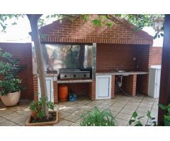 Chalet Independiente en Playa Honda – Jardín, Piscina Privada y Excelente Conectividad