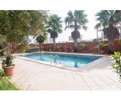 Chalet Independiente en Playa Honda – Jardín, Piscina Privada y Excelente Conectividad