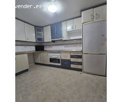 Amplio piso con terraza, garaje y trastero en zona tranquila – listo para entrar a vivir