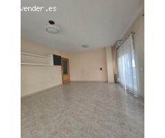 Amplio piso con terraza, garaje y trastero en zona tranquila – listo para entrar a vivir