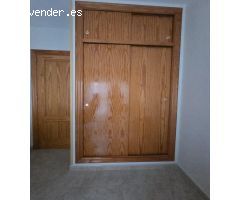 Amplio piso con terraza, garaje y trastero en zona tranquila – listo para entrar a vivir