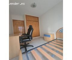 Amplio piso con terraza, garaje y trastero en zona tranquila – listo para entrar a vivir