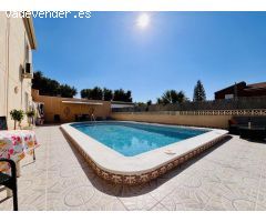 Villa en Venta en San Miguel de Salinas, Alicante