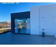 Villa en Venta en Hondón de las Nieves, Alicante
