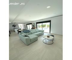 Villa en Venta en Pinoso, Alicante