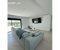 Villa en Venta en Pinoso, Alicante