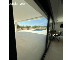 Villa en Venta en Pinoso, Alicante