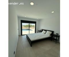 Villa en Venta en Pinoso, Alicante