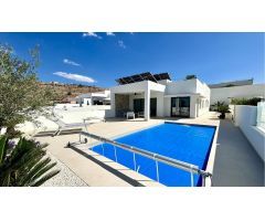 Villa en Venta en Benijófar, Alicante