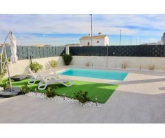 Villa en Venta en Pinoso, Alicante