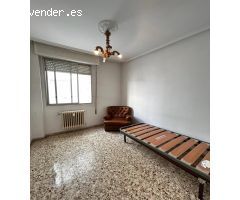 PISO 4 HABITACIONES CON PLAZA DE GARAJE. ZONA CENTRO.