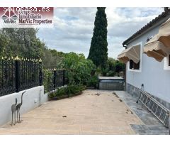 ¡Espectacular Chalet Reformado en lAlfas del Pi!