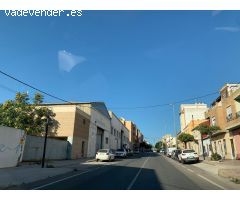 Nave a la entrada de Buñol