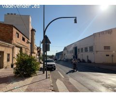 Nave a la entrada de Buñol