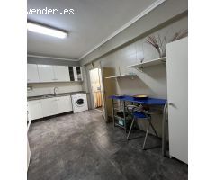Amplio piso con 4 dormitorios y terraza en la playa de Sagunto