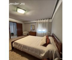 Amplio piso con 4 dormitorios y terraza en la playa de Sagunto