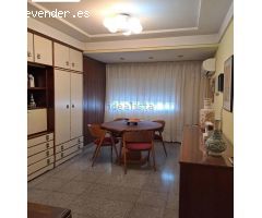 ALQUILER LARGA ESTANCIA: Piso con 4D, 2 baños y terraza con vistas a la Plaza de España