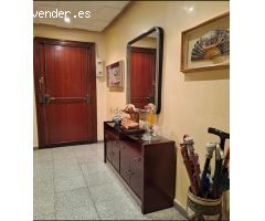 ALQUILER LARGA ESTANCIA: Piso con 4D, 2 baños y terraza con vistas a la Plaza de España