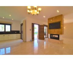 Villa en Venta en Cabo Roig, Alicante