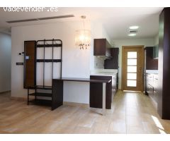 APARTAMENTO CON PATIO GRANDE EN URBANIZACION